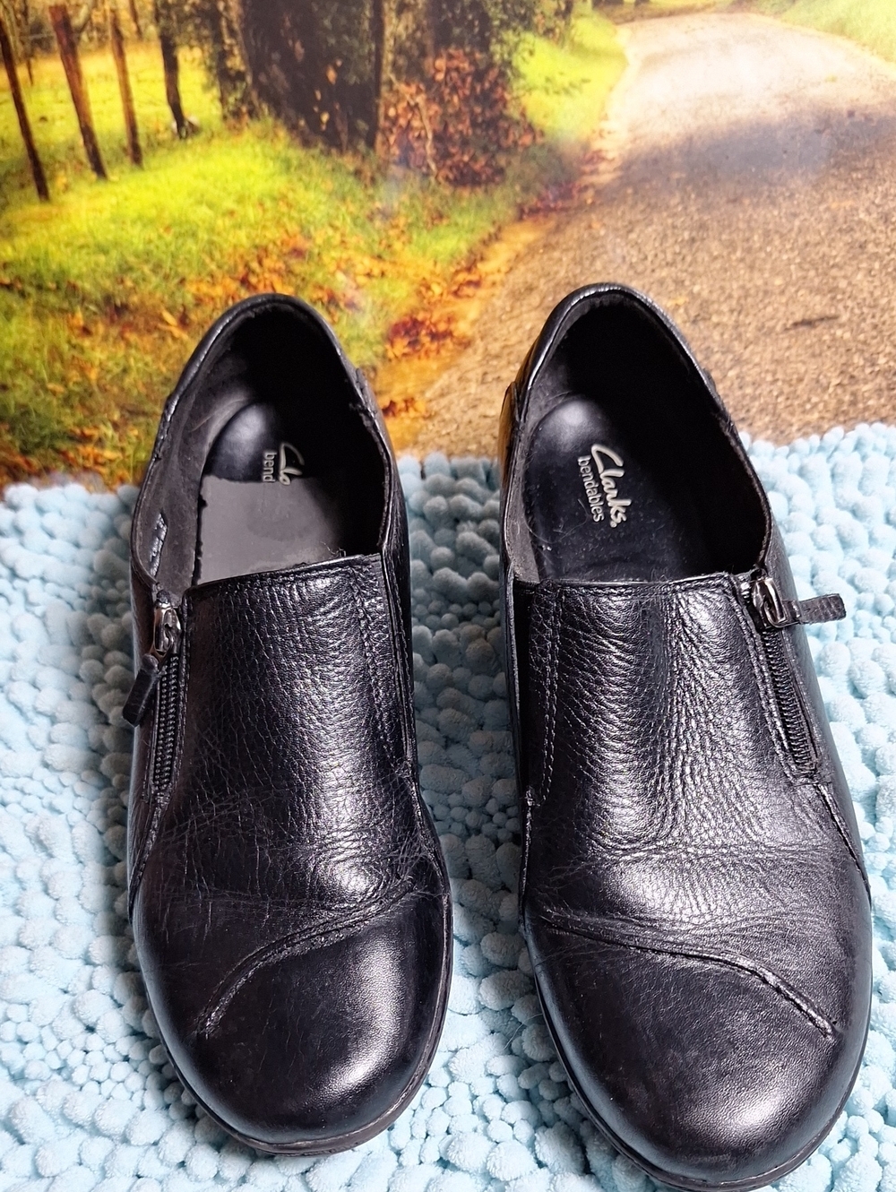 Clarks Women’s Black Leather Zipper Slip-On Loafers